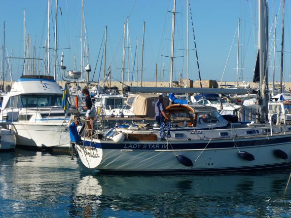 Lady Star IV från Karlshamn lämnar marinan Riva di Traiano i Civitavecchia