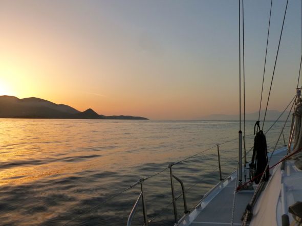 Vi lämnar Trizonia vid soluppgången