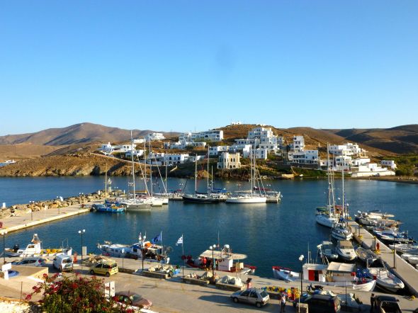 Hamnen i Loutra på Kythnos