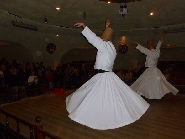The whirling dervishes är en del av den turkiska kulturen