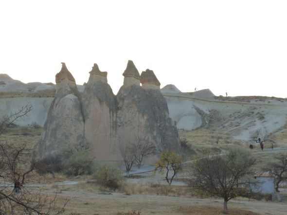 Fyra gubbar i roliga hattar