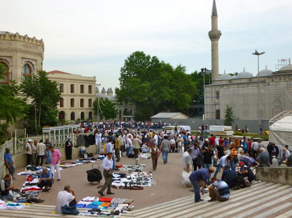 Mellan universitetet och Grand Bazaar