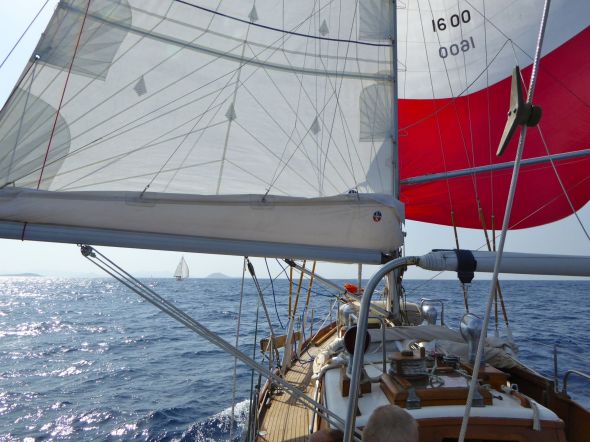 Spinnakern upp, jakten igång
